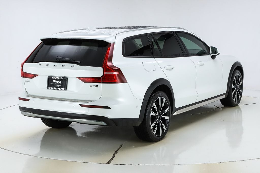 2023 Volvo V60 Cross Country Ultimate
