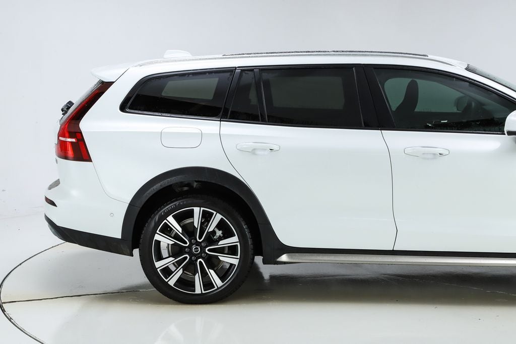 2023 Volvo V60 Cross Country Ultimate
