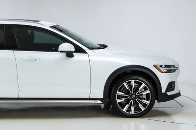 2023 Volvo V60 Cross Country Ultimate