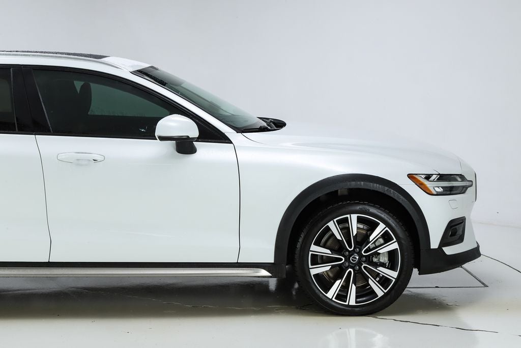 2023 Volvo V60 Cross Country Ultimate