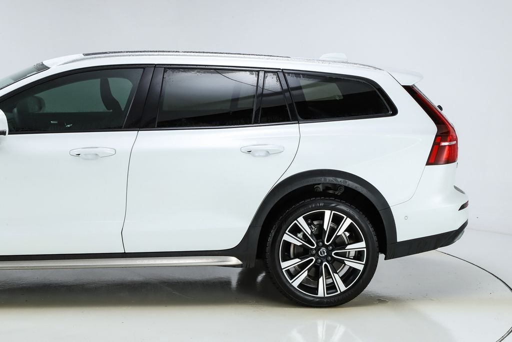 2023 Volvo V60 Cross Country Ultimate