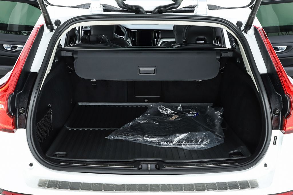 2023 Volvo V60 Cross Country Ultimate