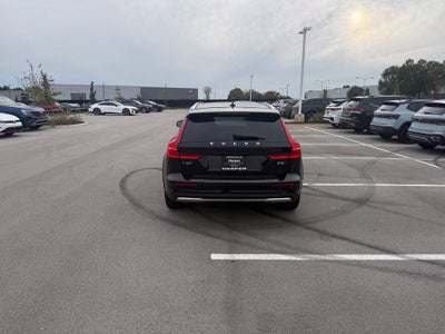 2024 Volvo V60 Cross Country B5 Plus