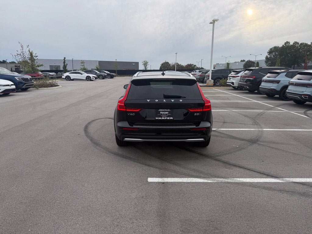 2024 Volvo V60 Cross Country B5 Plus