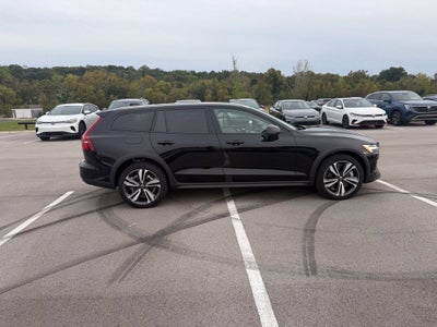 2024 Volvo V60 Cross Country B5 Plus