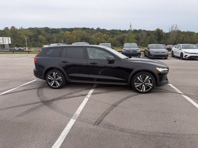 2024 Volvo V60 Cross Country B5 Plus