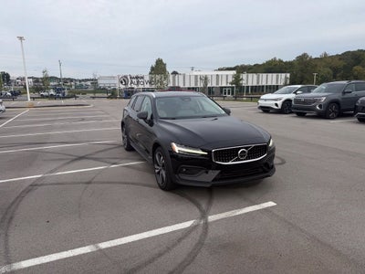 2024 Volvo V60 Cross Country B5 Plus