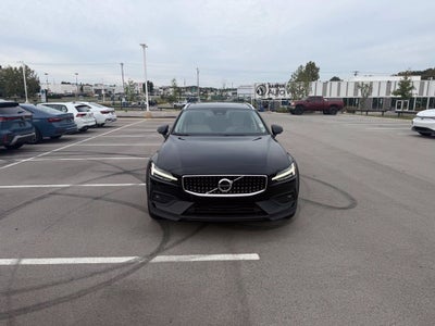 2024 Volvo V60 Cross Country B5 Plus