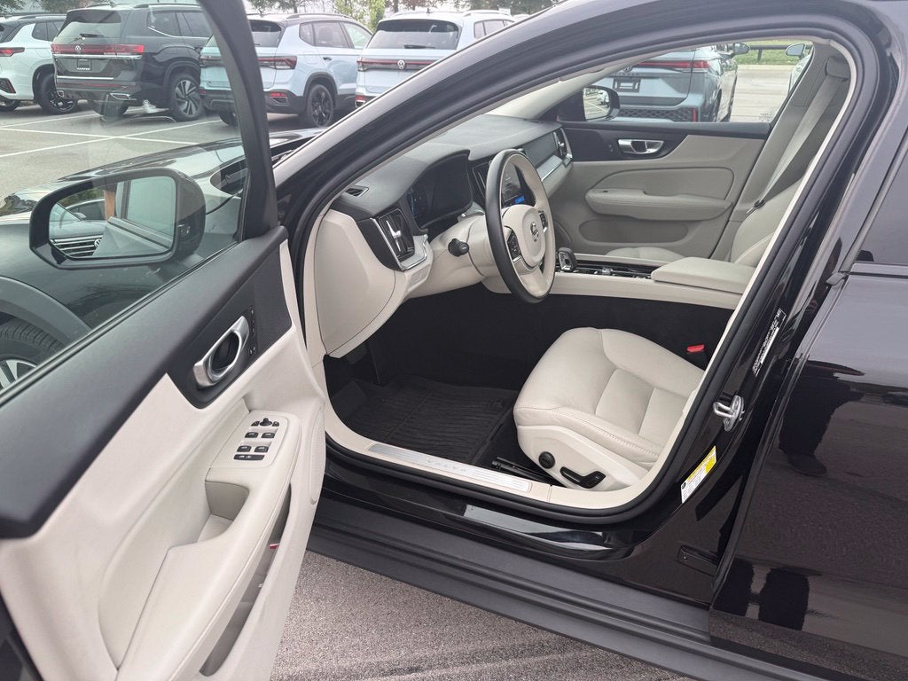 2024 Volvo V60 Cross Country B5 Plus