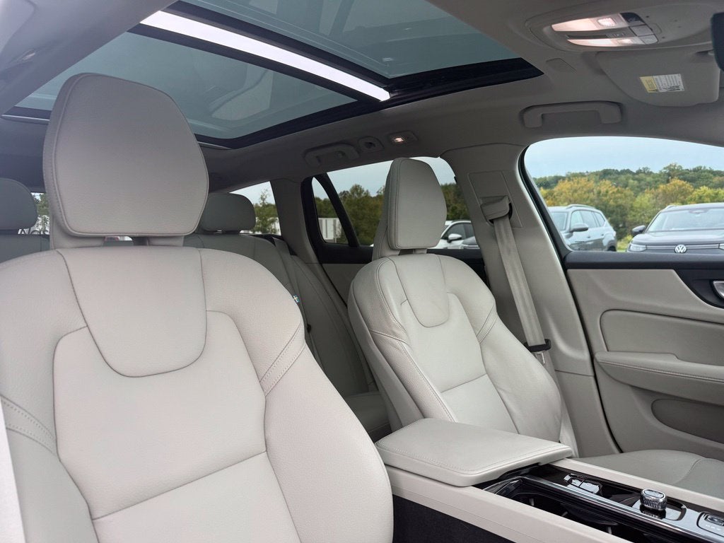 2024 Volvo V60 Cross Country B5 Plus