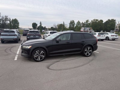 2024 Volvo V60 Cross Country B5 Plus