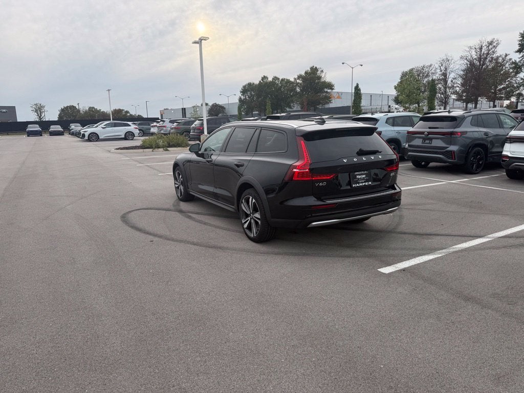 2024 Volvo V60 Cross Country B5 Plus