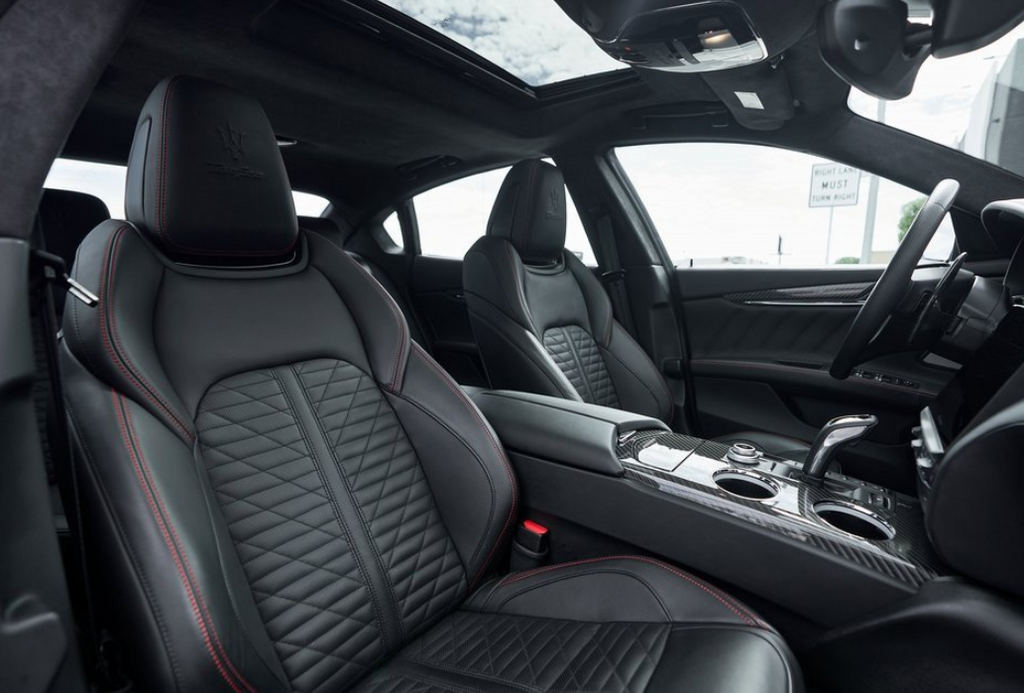 2021 Maserati Quattroporte Trofeo