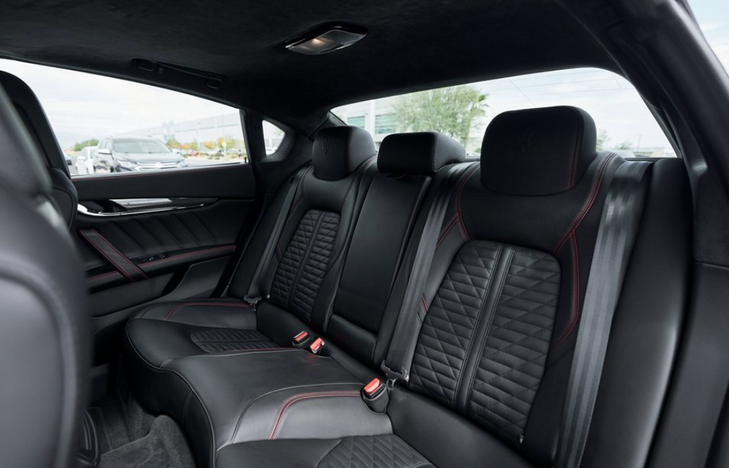 2021 Maserati Quattroporte Trofeo