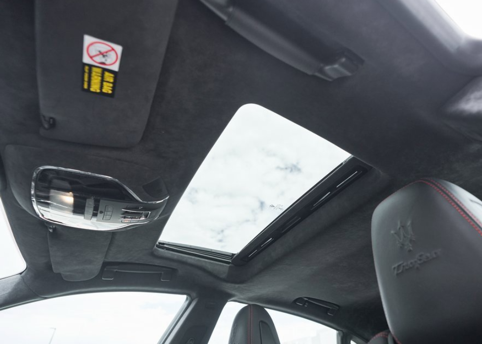 2021 Maserati Quattroporte Trofeo