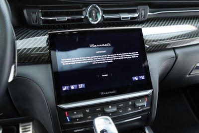 2021 Maserati Quattroporte Trofeo