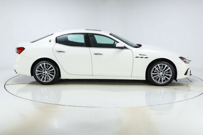 2022 Maserati Ghibli Modena Q4