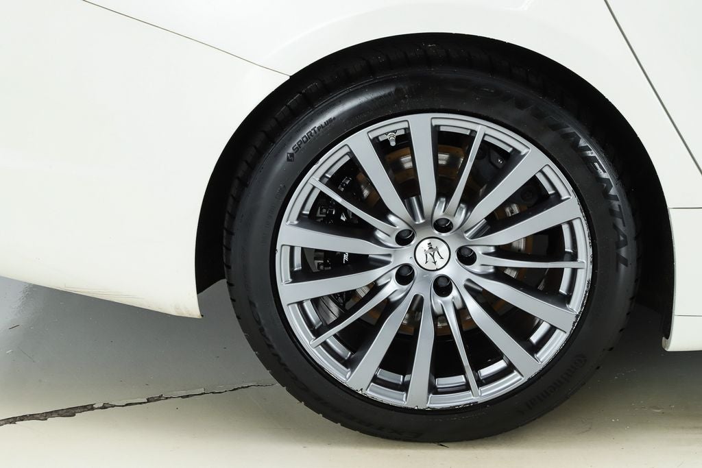 2022 Maserati Ghibli Modena Q4