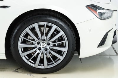 2022 Maserati Ghibli Modena Q4