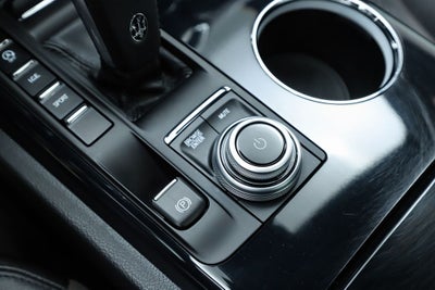 2022 Maserati Ghibli Modena Q4