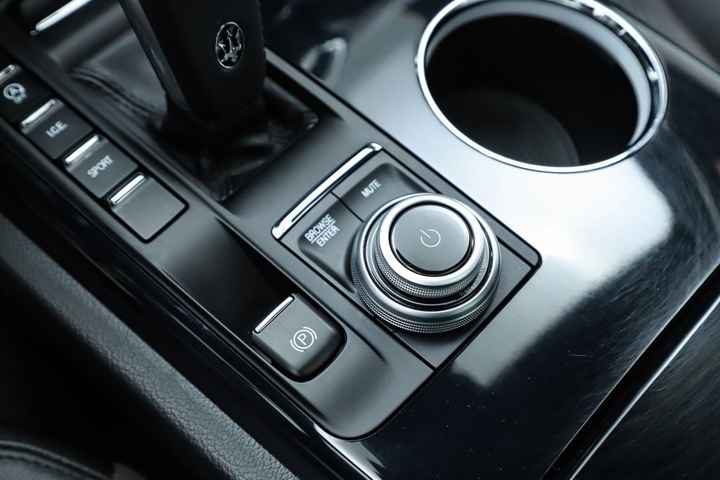 2022 Maserati Ghibli Modena Q4