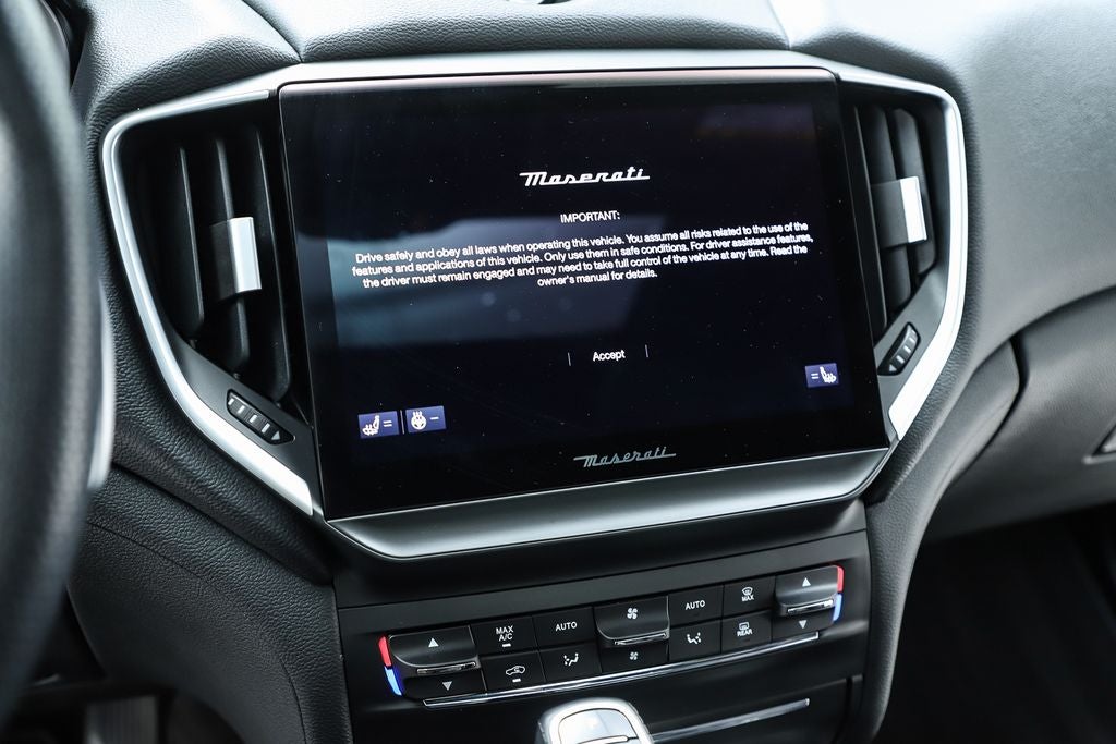 2022 Maserati Ghibli Modena Q4