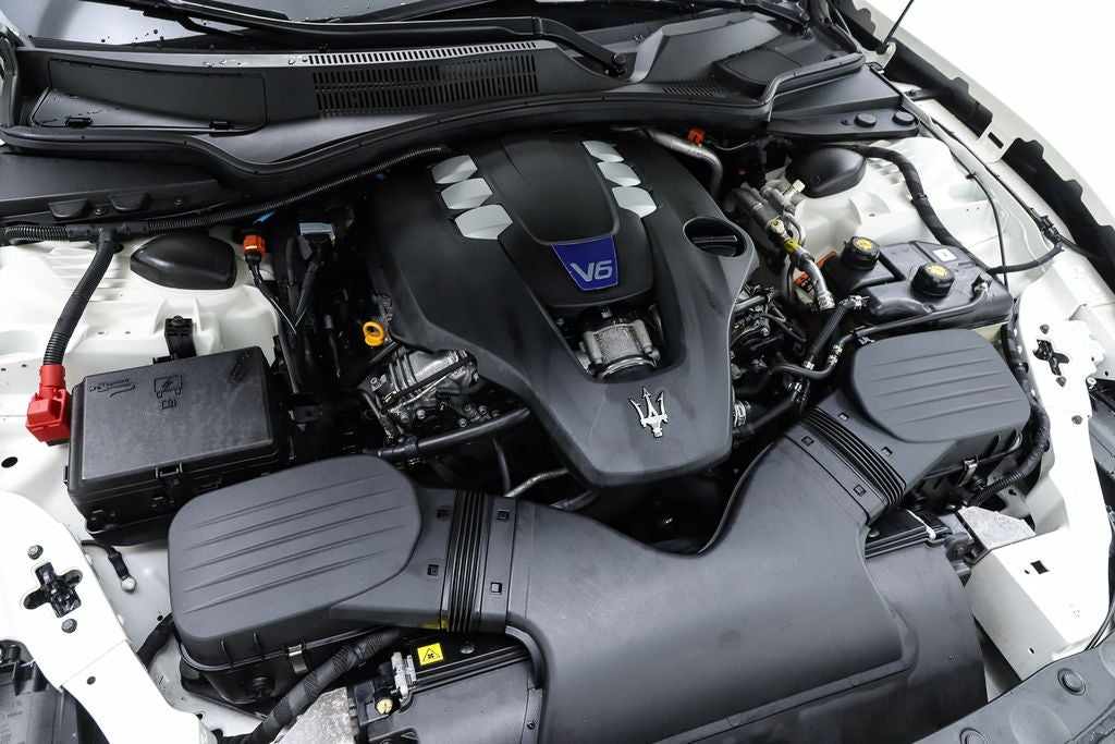 2022 Maserati Ghibli Modena Q4