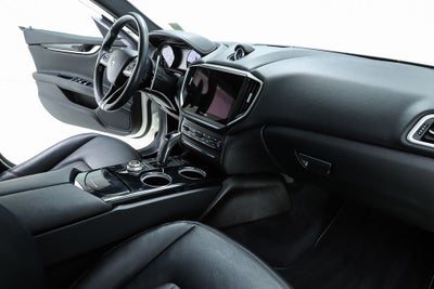 2022 Maserati Ghibli Modena Q4