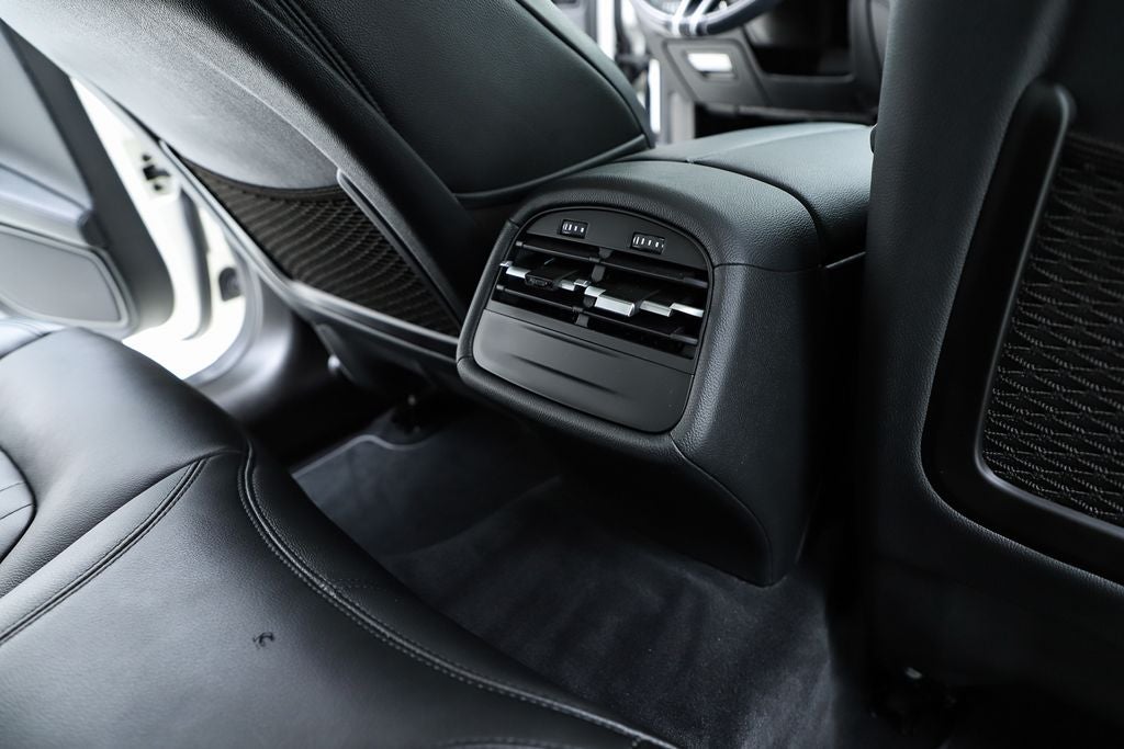 2022 Maserati Ghibli Modena Q4