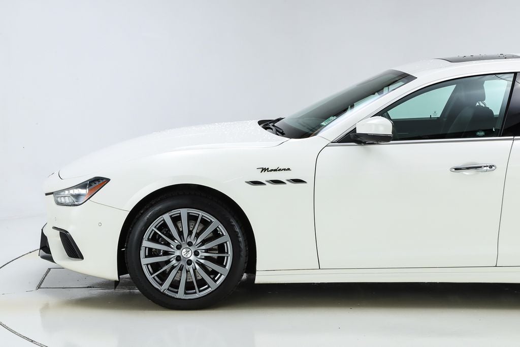 2022 Maserati Ghibli Modena Q4