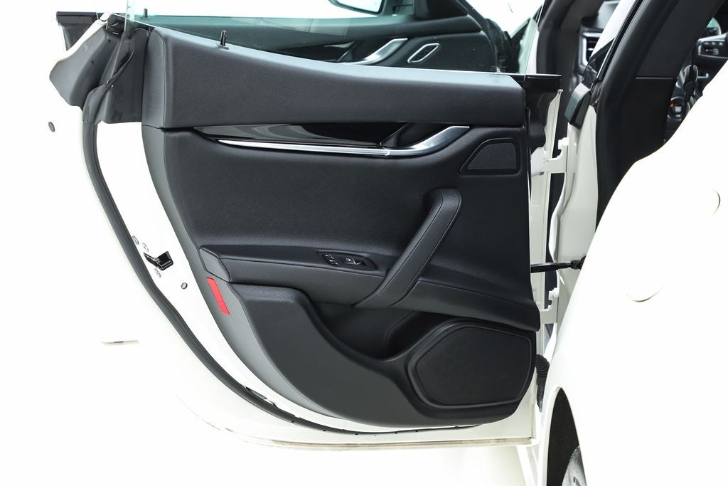 2022 Maserati Ghibli Modena Q4