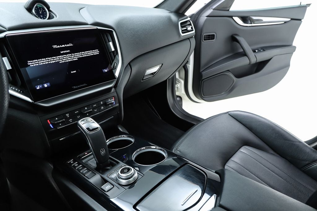 2022 Maserati Ghibli Modena Q4