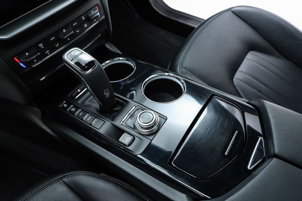 2022 Maserati Ghibli Modena Q4