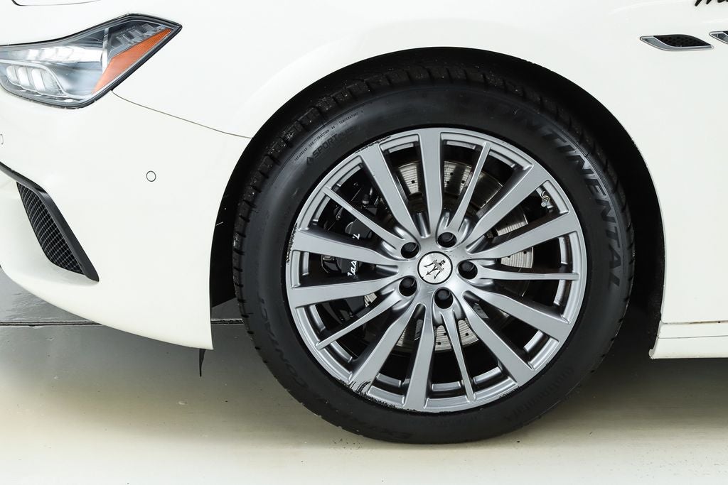 2022 Maserati Ghibli Modena Q4