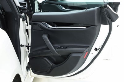 2022 Maserati Ghibli Modena Q4