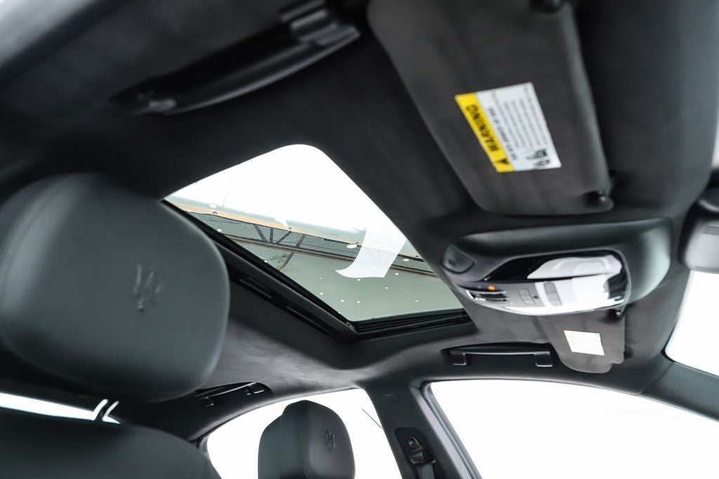 2022 Maserati Ghibli Modena Q4