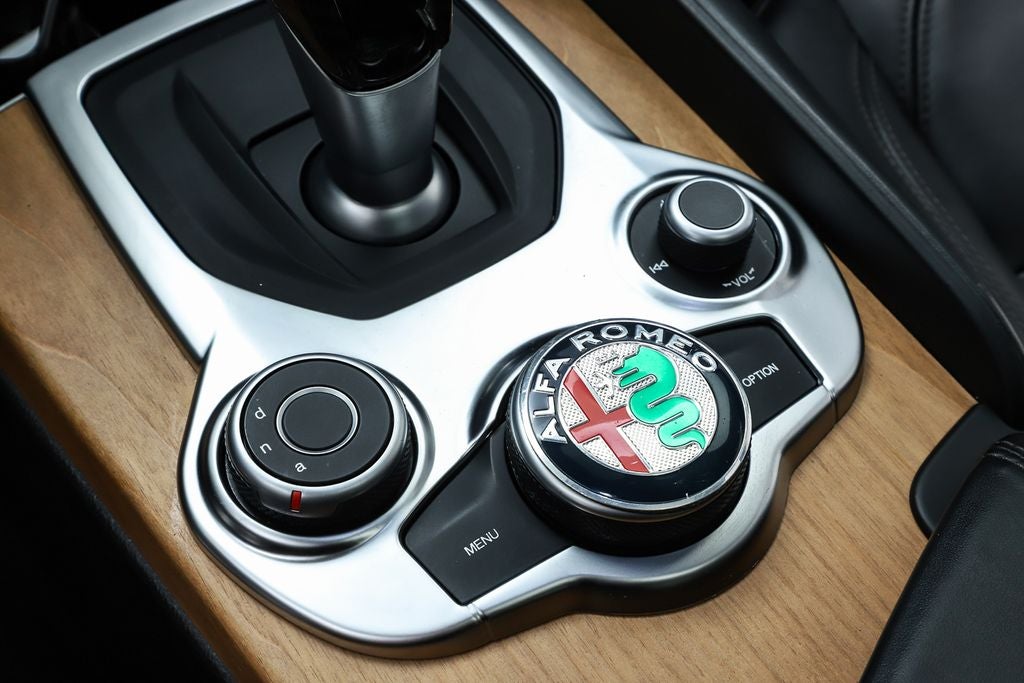 2017 Alfa Romeo Giulia Ti