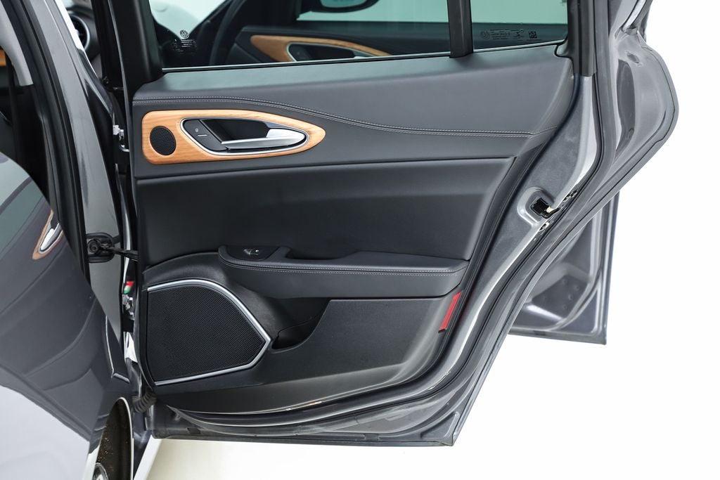 2017 Alfa Romeo Giulia Ti