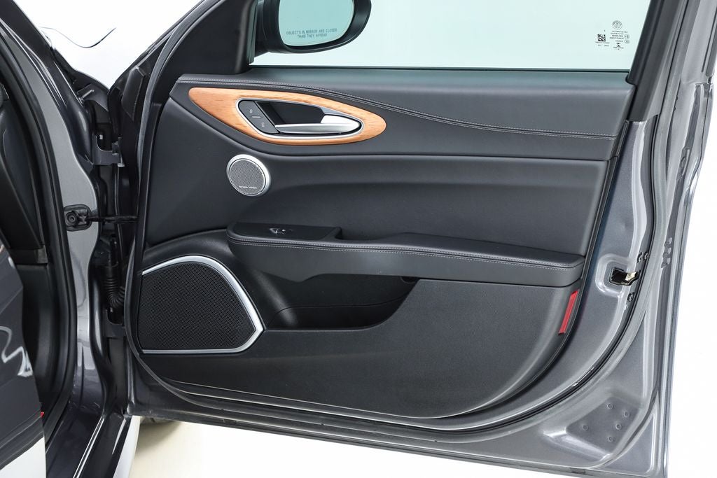 2017 Alfa Romeo Giulia Ti