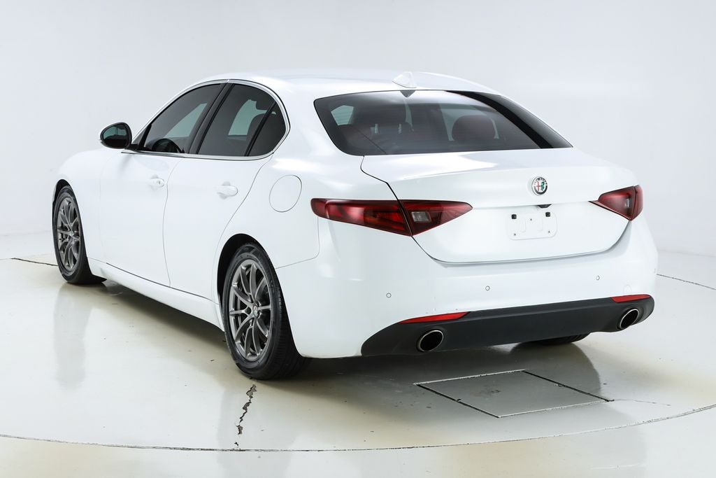 2019 Alfa Romeo Giulia Base