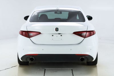 2019 Alfa Romeo Giulia Base