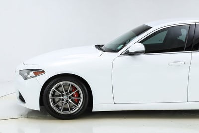 2019 Alfa Romeo Giulia Base