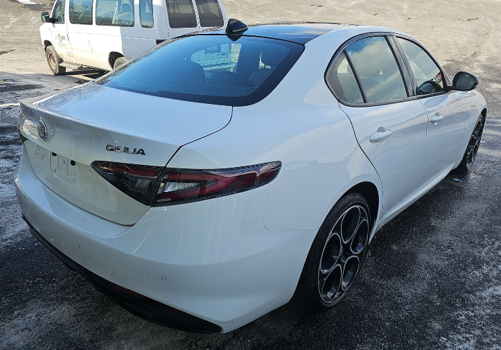 2024 Alfa Romeo Giulia Veloce