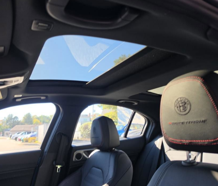 2024 Alfa Romeo Giulia Base