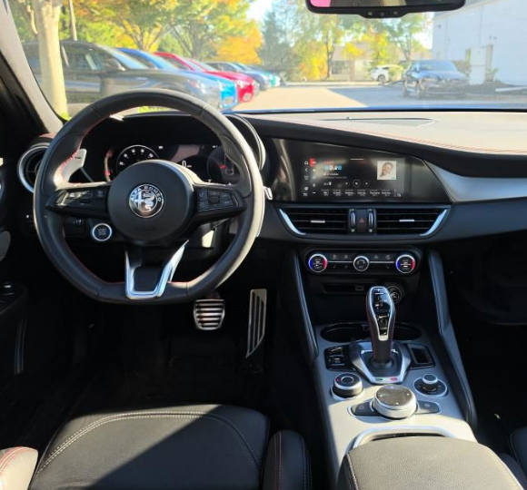 2024 Alfa Romeo Giulia Base