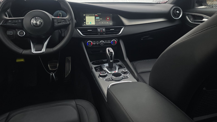 2024 Alfa Romeo Giulia Ti