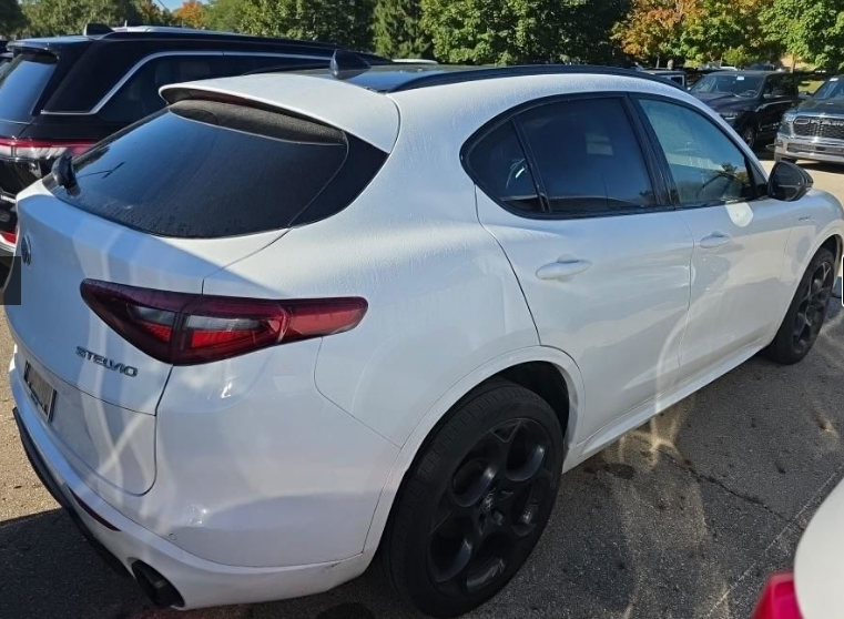 2023 Alfa Romeo Stelvio Veloce
