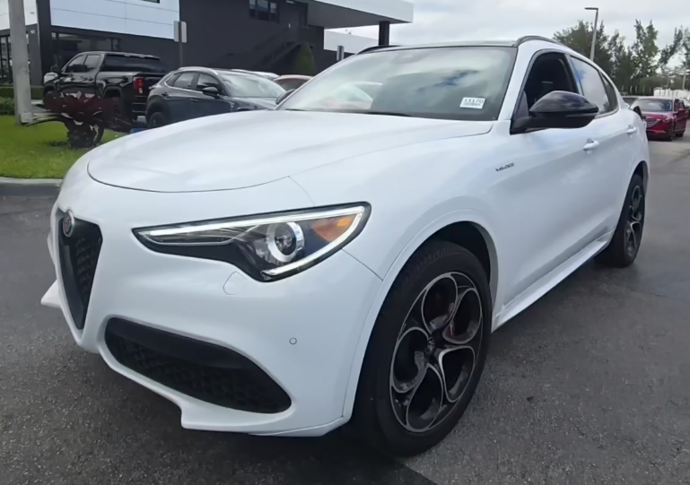 2023 Alfa Romeo Stelvio Veloce