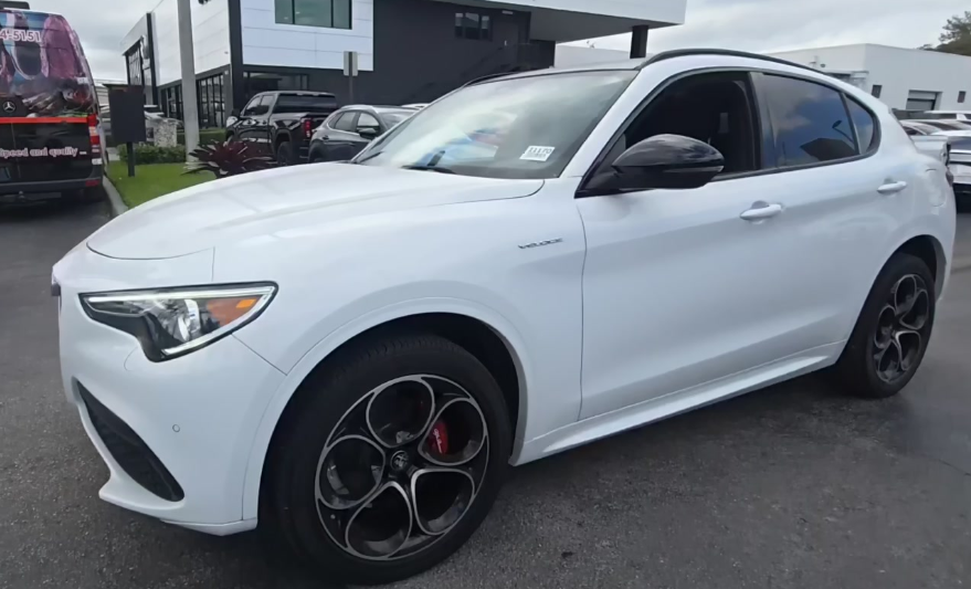2023 Alfa Romeo Stelvio Veloce
