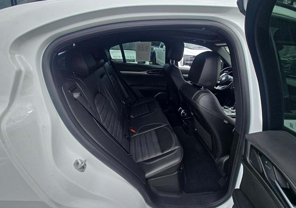 2023 Alfa Romeo Stelvio Veloce